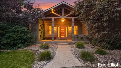 2219 Sawmill, Rockford, MI 49341