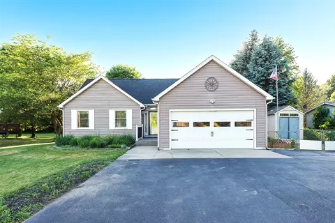 8280 Clear Lk, Grass Lake, MI 49240