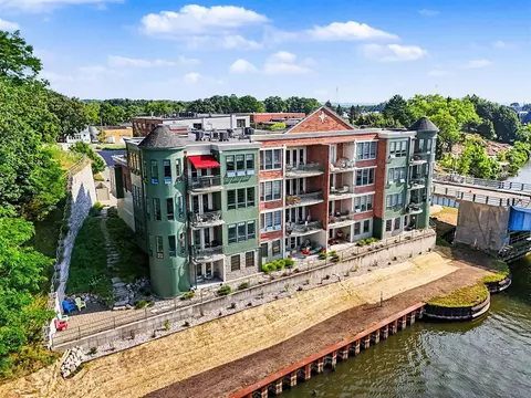 80 Washington #7, Manistee, MI 49660