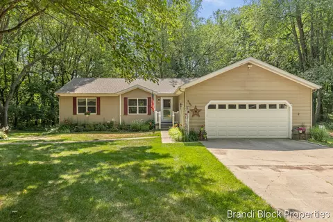 6189 Tanglewood, Lowell, MI 49331