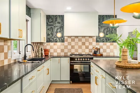 Kitchen - 7496 Leyton, Ada, MI 49301 photo 4 of 10