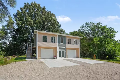 737 Ottawa Bch, Holland, MI 49424