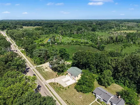 737 Ottawa Bch, Holland, MI 49424