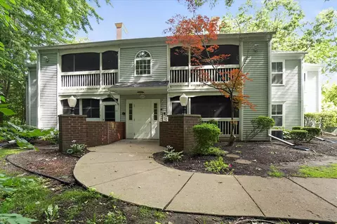 609 Curzon #203, Howell, MI 48843