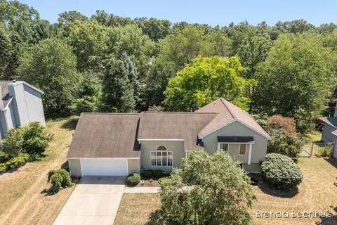 3374 Gold Dust, Belmont, MI 49306