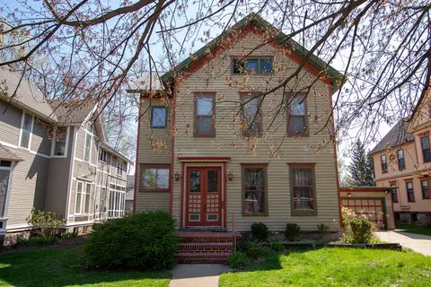 130 College, Grand Rapids, MI 49503