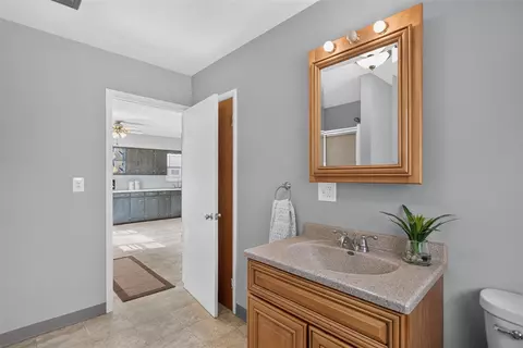 Bath - 703 Winifred, Jackson, MI 49202 photo 3 of 3