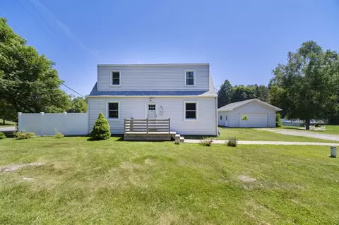 2631 Lakeshore, Manistee, MI 49660