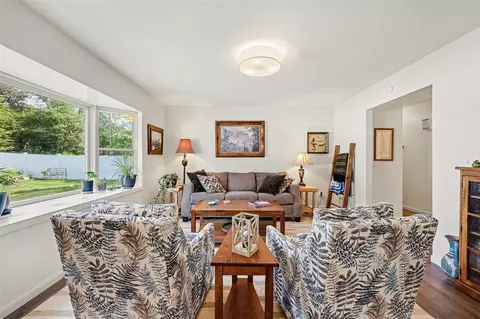 Living - 4815 Firethorne, Jackson, MI 49201 photo 1 of 3