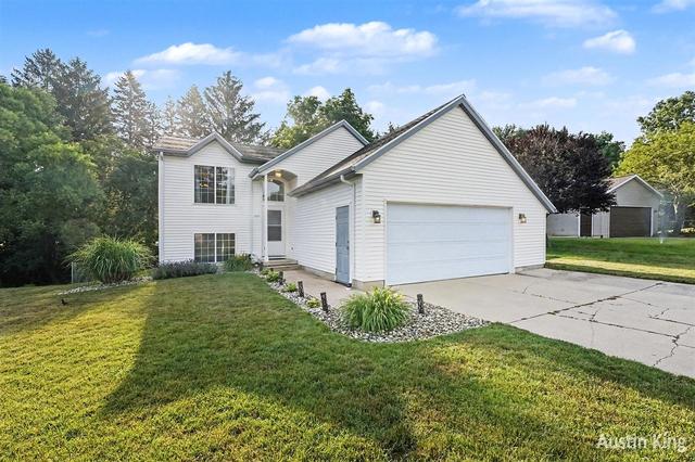 1350 Trailside Ct, Grand Rapids, MI 49504