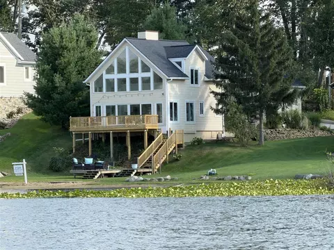 727 Treasure Is, Mattawan, MI 49071