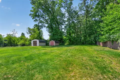 Exterior - 1180 Herbert J, Jackson, MI 49202 photo 9 of 12