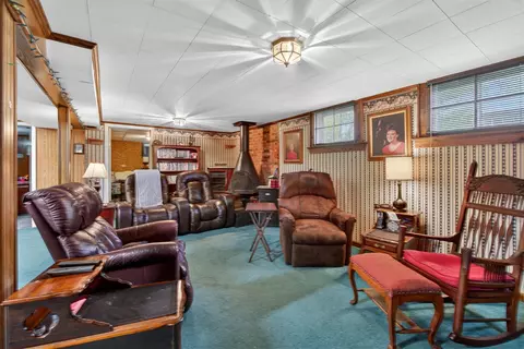 Living - 1180 Herbert J, Jackson, MI 49202 photo 4 of 4