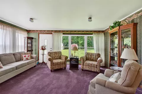 Living - 1180 Herbert J, Jackson, MI 49202 photo 2 of 4