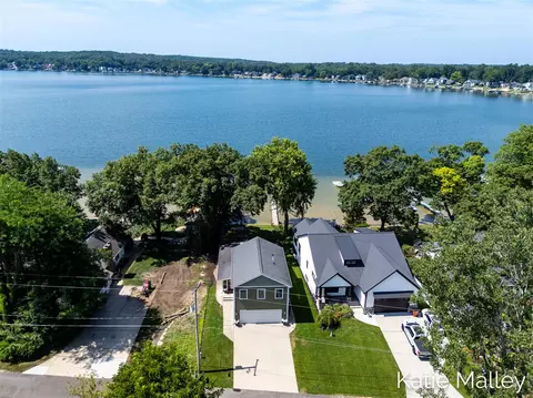 7353 Davies, Rockford, MI 49341