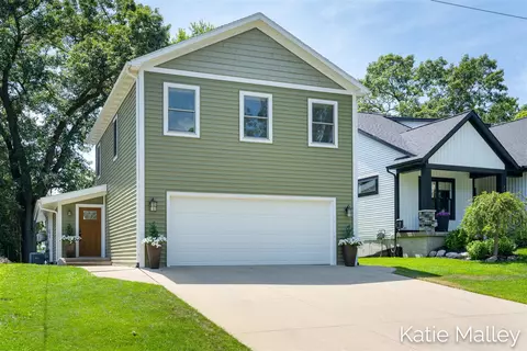7353 Davies, Rockford, MI 49341