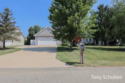 4523 Lytham, Hudsonville, MI 49426