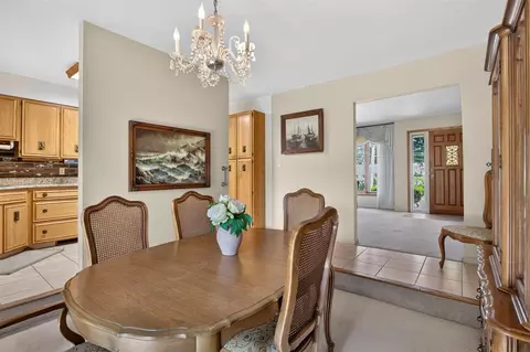 Dining - 403 Hill, Jackson, MI 49202 photo 1 of 4