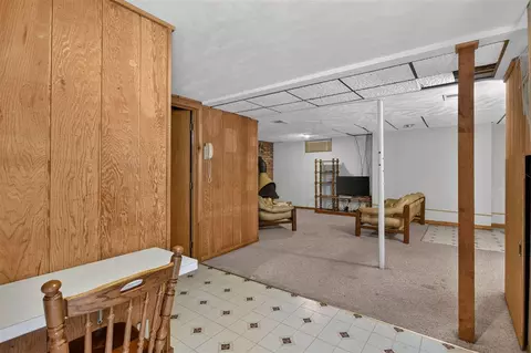 Living - 403 Hill, Jackson, MI 49202 photo 7 of 8
