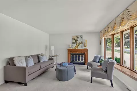Living - 403 Hill, Jackson, MI 49202 photo 1 of 8