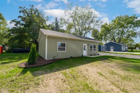 Exterior - 1118 Millard, Three Rivers, MI 49093 photo 2 of 3