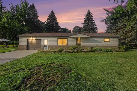 5385 Saint Joseph, Stevensville, MI 49127