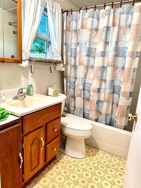 Bath - 111 S Hemlock, Evart, MI 49631 photo 1 of 1