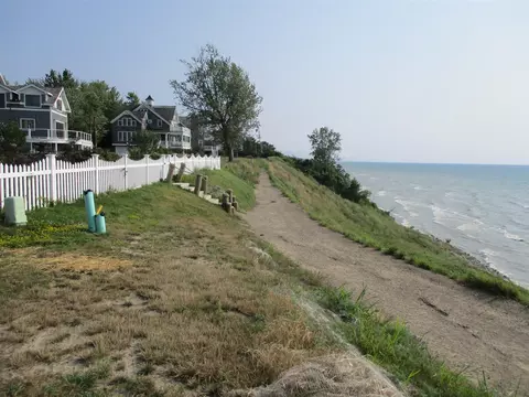V/l Miami, South Haven, MI 49090