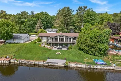17882 Channel Vw, Spring Lake, MI 49456