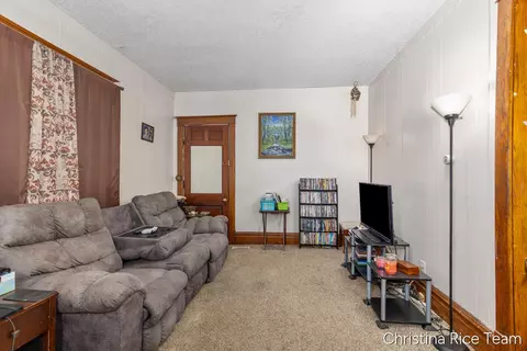 Living - 115 E Congress, Belding, MI 48809 photo 1 of 4