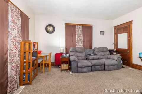 Living - 115 E Congress, Belding, MI 48809 photo 3 of 4