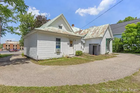 Exterior - 115 E Congress, Belding, MI 48809 photo 3 of 4