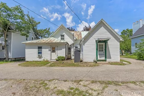 Exterior - 115 E Congress, Belding, MI 48809 photo 1 of 4
