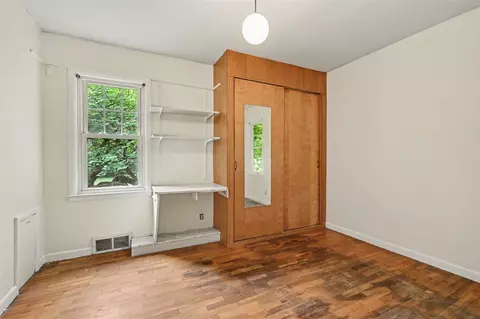 Bedroom - 1050 Bloomfield, Plainwell, MI 49080 photo 2 of 3
