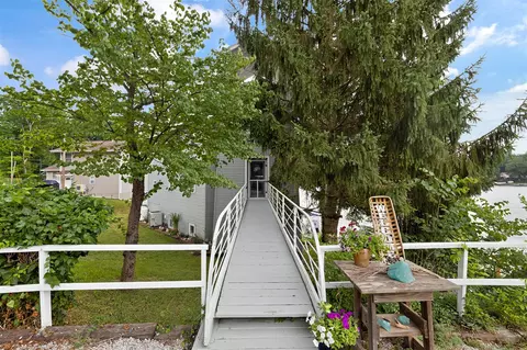 Exterior - 15657 Lakeview, Buchanan, MI 49107 photo 3 of 6