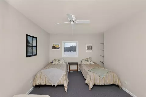 Bedroom - 15657 Lakeview, Buchanan, MI 49107 photo 2 of 3