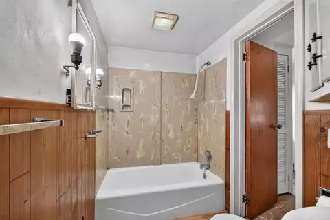 Bath - 5000 Zygmunt, Jackson, MI 49201 photo 2 of 3