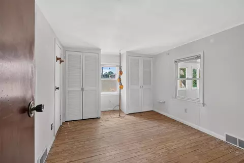 Bedroom - 5000 Zygmunt, Jackson, MI 49201 photo 3 of 4