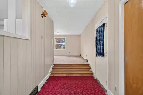 Entry Way - 5000 Zygmunt, Jackson, MI 49201 photo 2 of 3