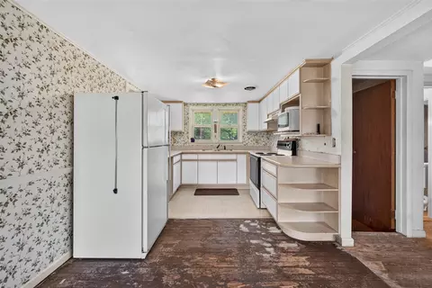 Kitchen - 5000 Zygmunt, Jackson, MI 49201 photo 1 of 4