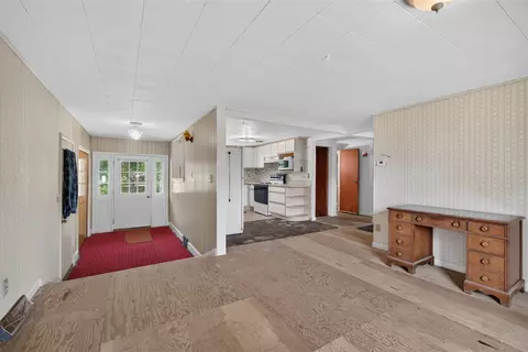 Entry Way - 5000 Zygmunt, Jackson, MI 49201 photo 3 of 3