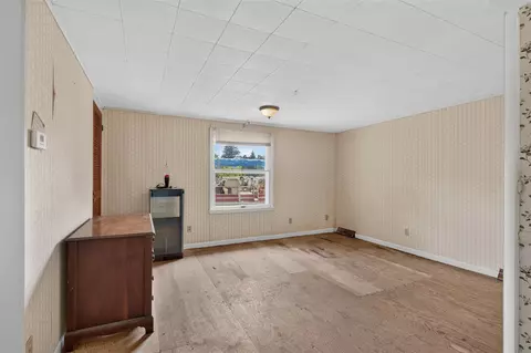 Bedroom - 5000 Zygmunt, Jackson, MI 49201 photo 2 of 4