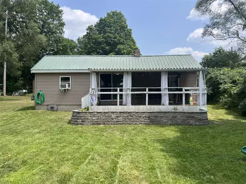 121 S Muenscher, Howard City, MI 49329