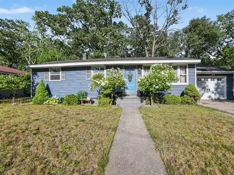 1324 Eastwood, Muskegon, MI 49442