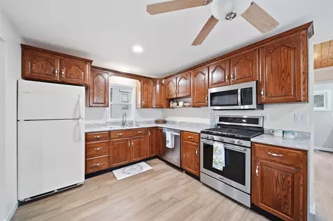 Kitchen - 153 Hollis, Jackson, MI 49203 photo 1 of 3