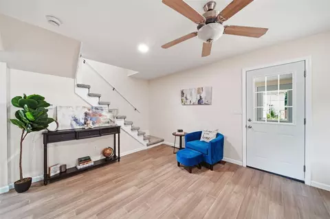 Entry Way - 153 Hollis, Jackson, MI 49203 photo 5 of 7