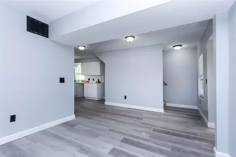 Living - 22714 Heussner, Warren, MI 48089 photo 2 of 2