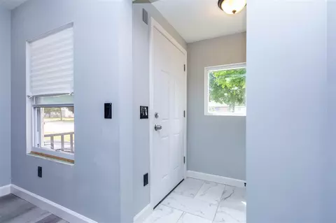 Entry Way - 22714 Heussner, Warren, MI 48089 photo 2 of 6