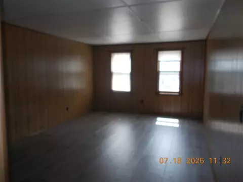 Living - 760 Washington, Monroe, MI 48161 photo 5 of 5