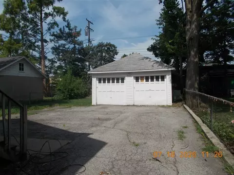 Exterior - 760 Washington, Monroe, MI 48161 photo 1 of 5
